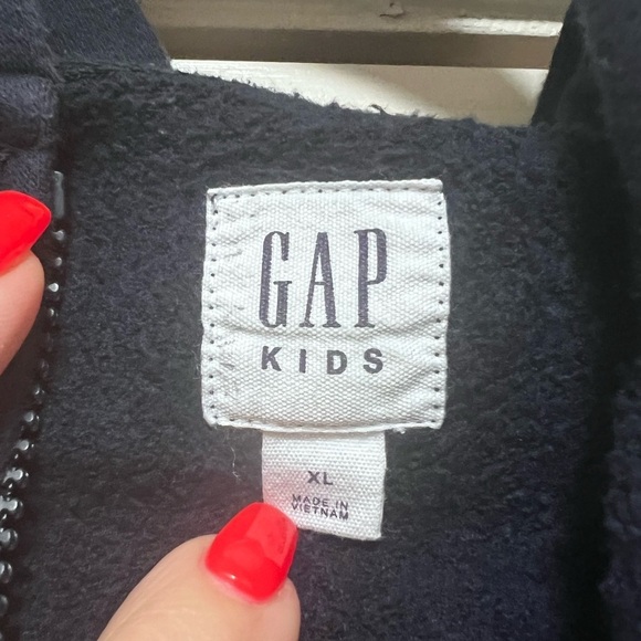 🎉HOST PICK🎉 GAP youth zip up hoodie. Used, very good condition, size Youth XL - Picture 2 of 3